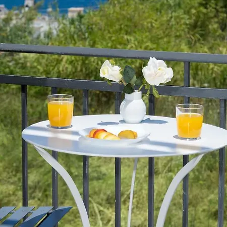 城市论坛公寓酒店 *